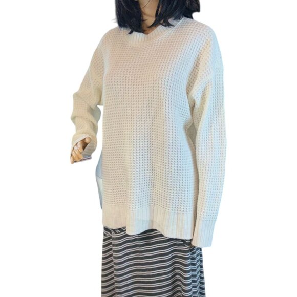 (5 for $25) SO Round Neck Waffle-Knit Sweater in White Size Large - Picture 1 of 8